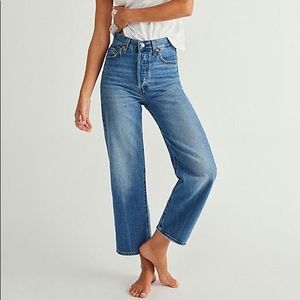 Levi’s Premium Ribcage Straight